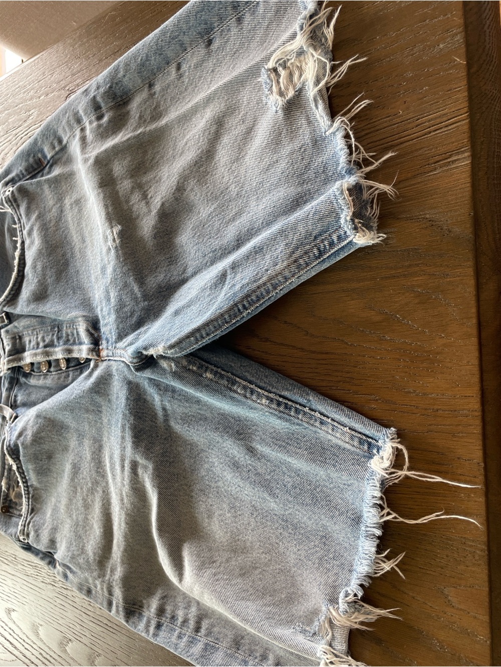 Agolde Los Angeles Premium 90s Mid Rise Jean Shorts, Roundabout Wash, size 28 - Picture 6 of 8